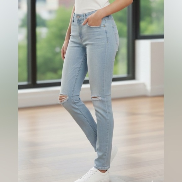 Levis Strauss Denim - Levi’s 711™ Skinny Jeans for Women - Size 32, Light Blue